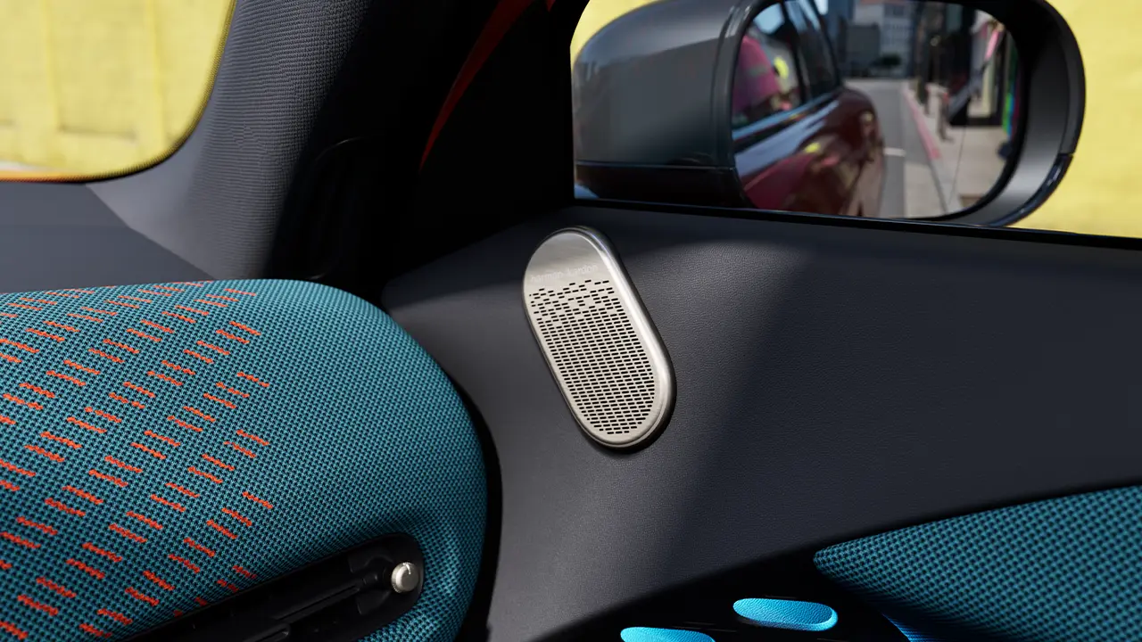 Detaljeret visning af Harman Kardon-højttaleren i den fuldelektriske MINI Aceman