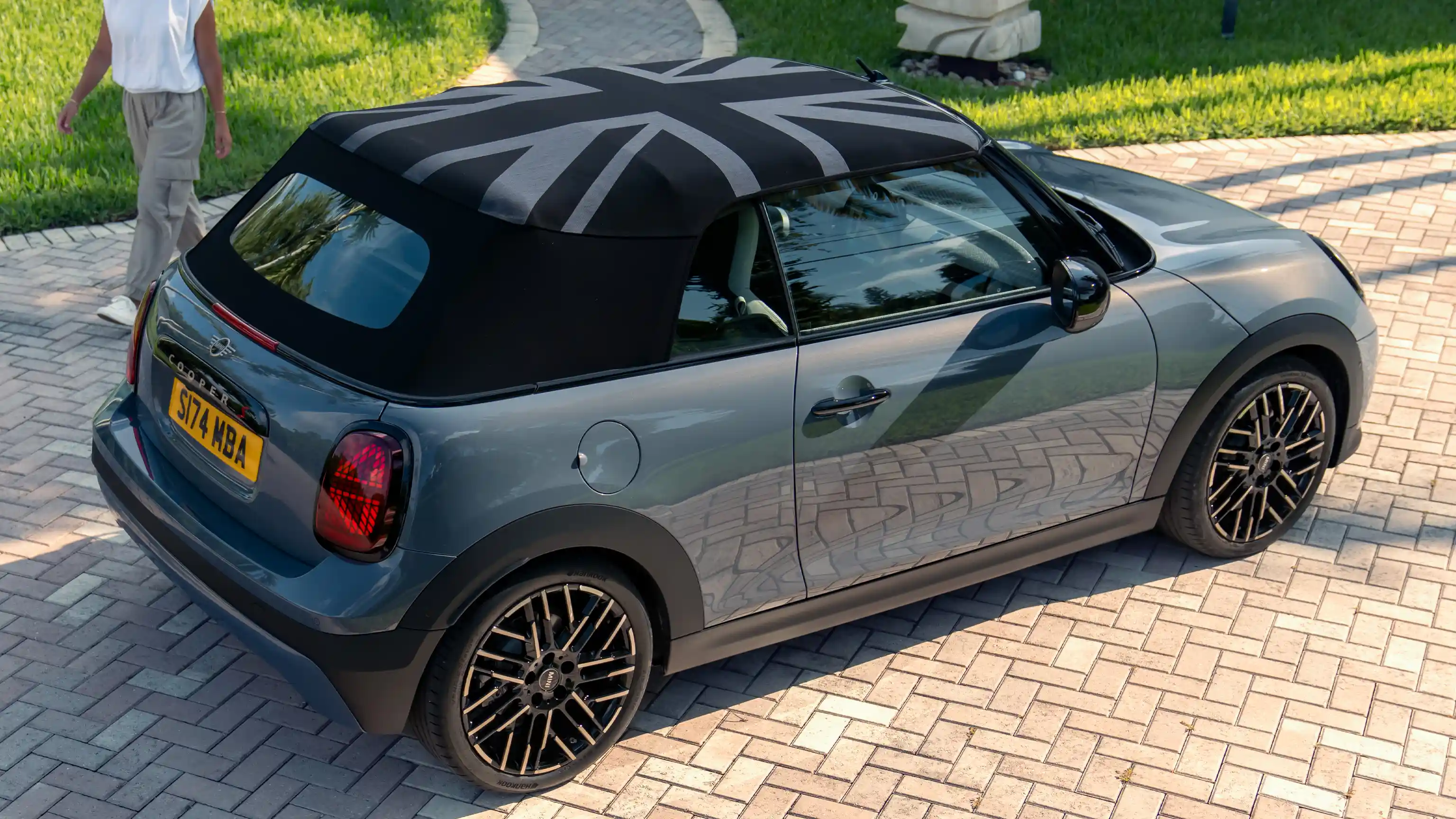 MINI Cabrio – Set fra oven