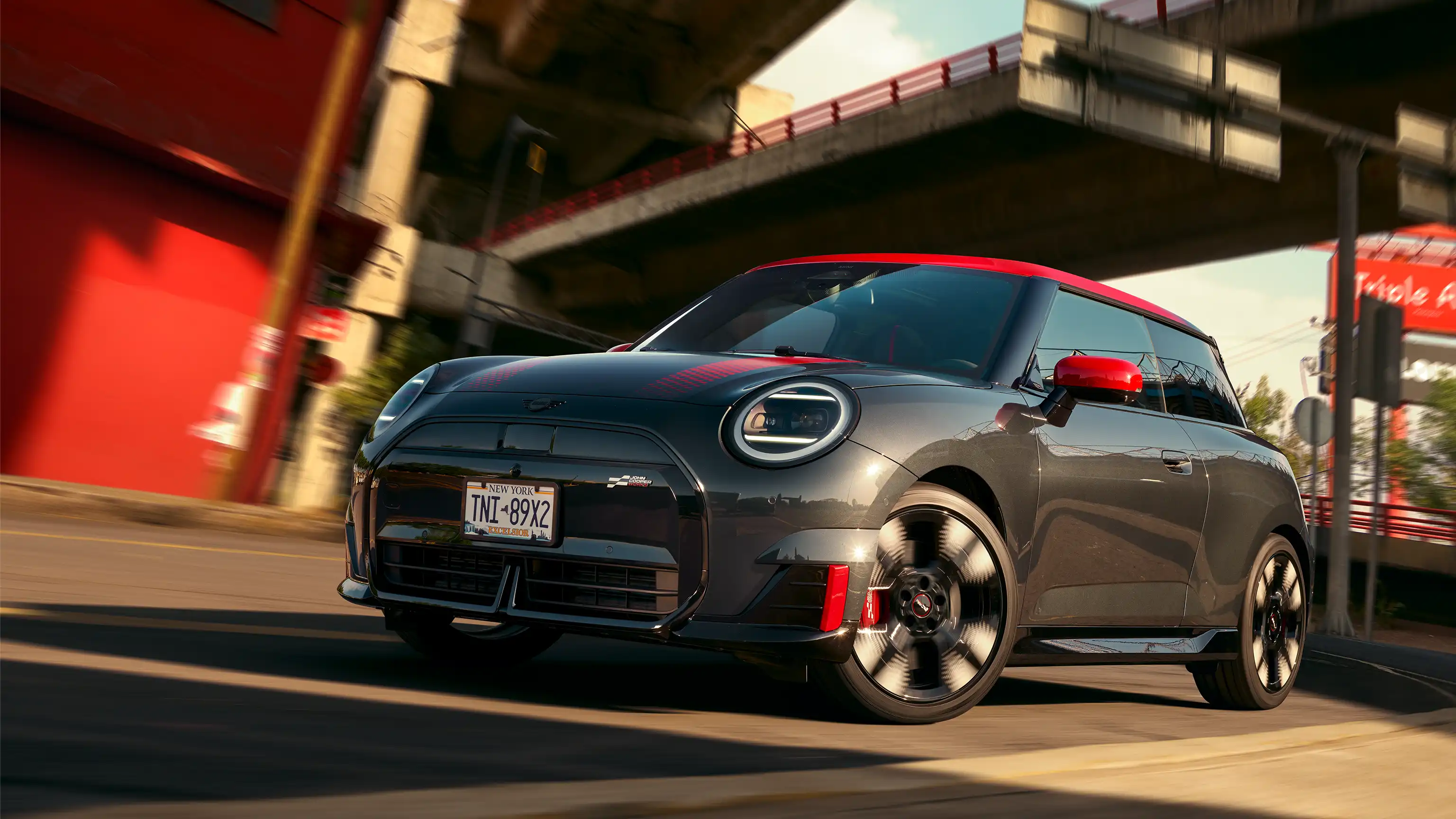 MINI John Cooper Works - J01 JCW set fra siden