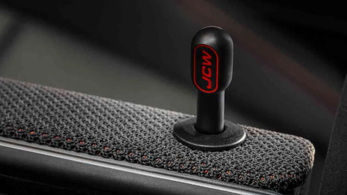 MINI John Cooper Works-låsepal i RED LINE-design. 