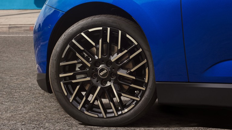 MINI dæk – Fælg til fuldelektrisk MINI Cooper